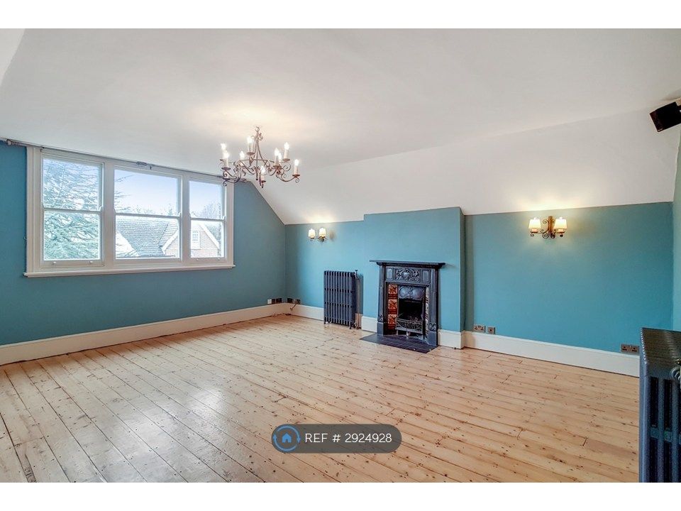 Property photo 3 of 14 Living Room