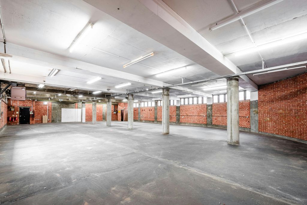 Property photo 1 of 11 Bayford St Bus Centre U1 New  Low Res 3.Jpg