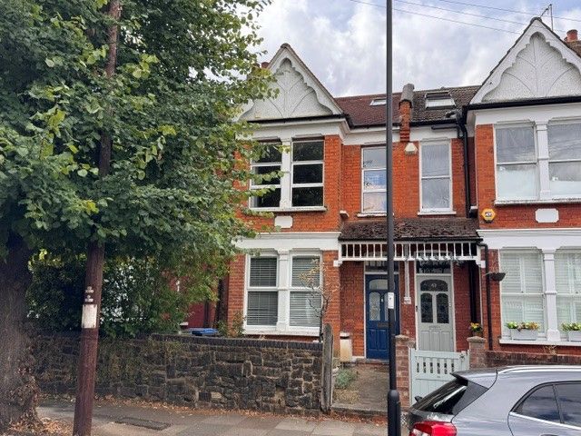 Property photo 1 of 11