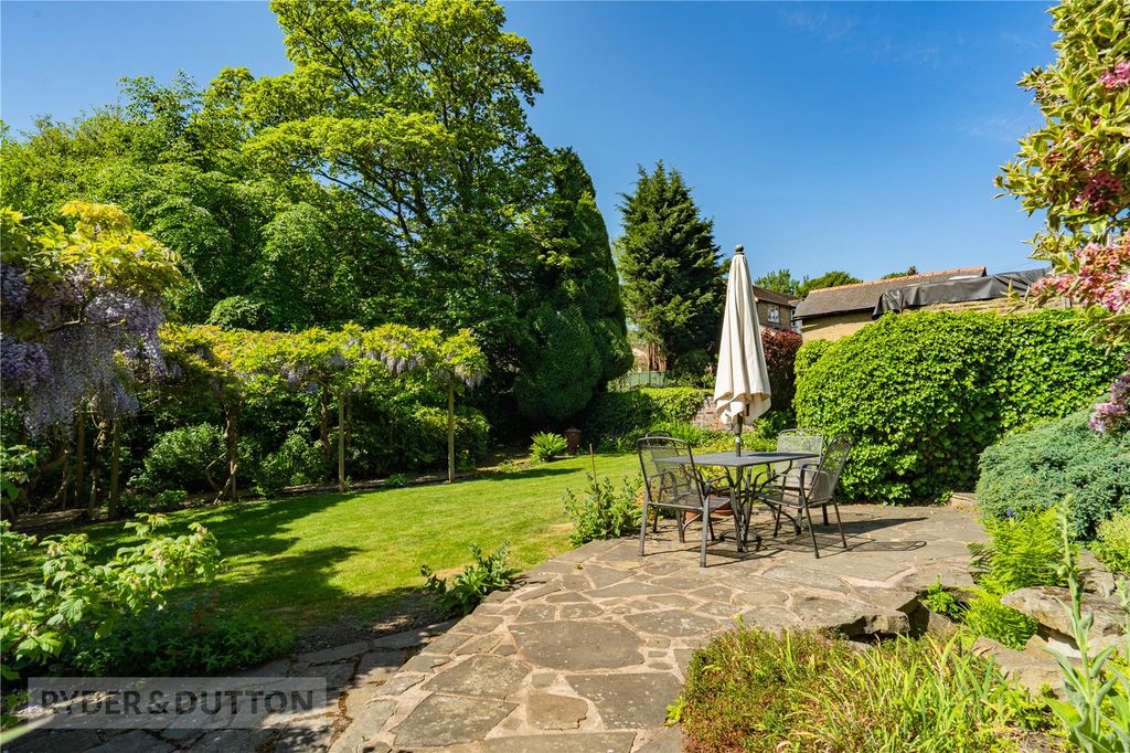 Property photo 2 of 48 Garden