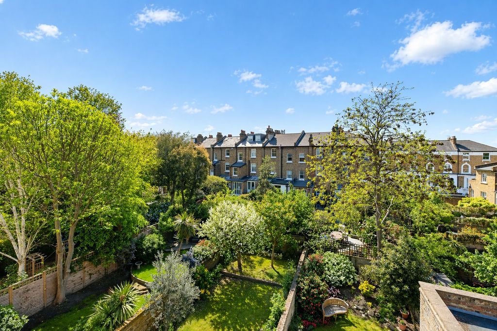 Property photo 3 of 9