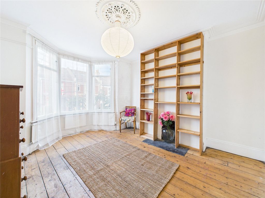 Property photo 1 of 25 Picture No. 19