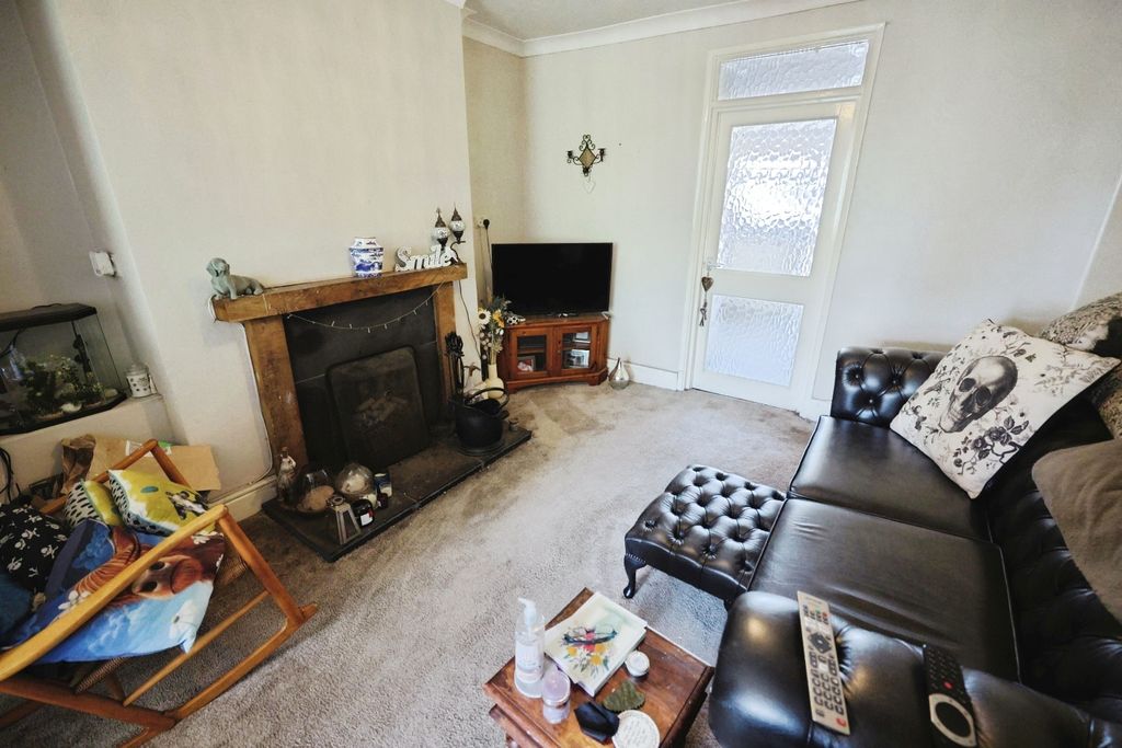 Property photo 3 of 11 Pbox-Img.Jpg