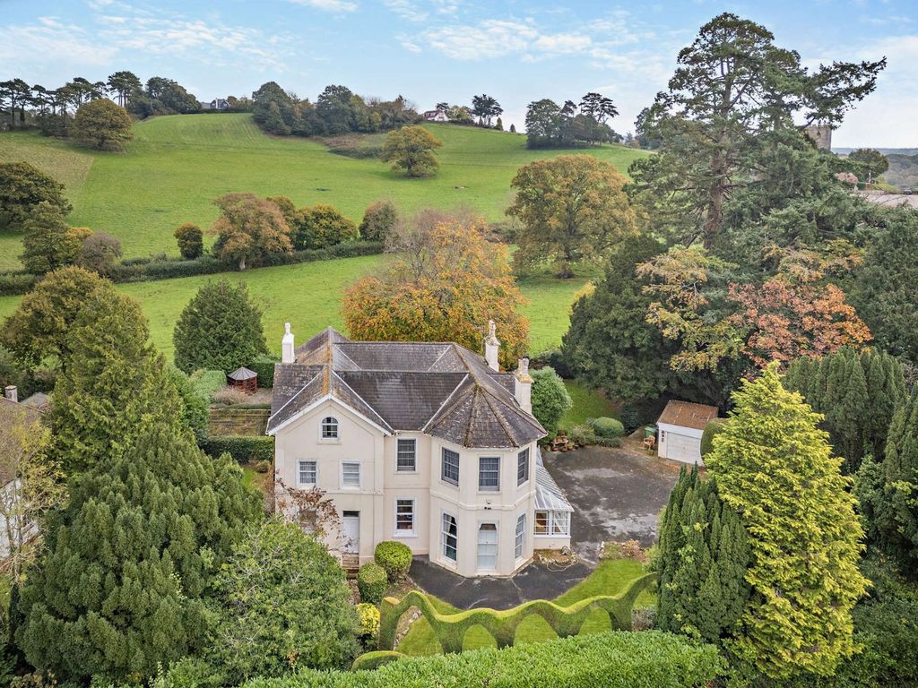 Property photo 1 of 23 Cleedon House