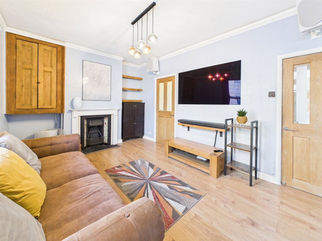 Property photo 2 of 12 Picture No. 02