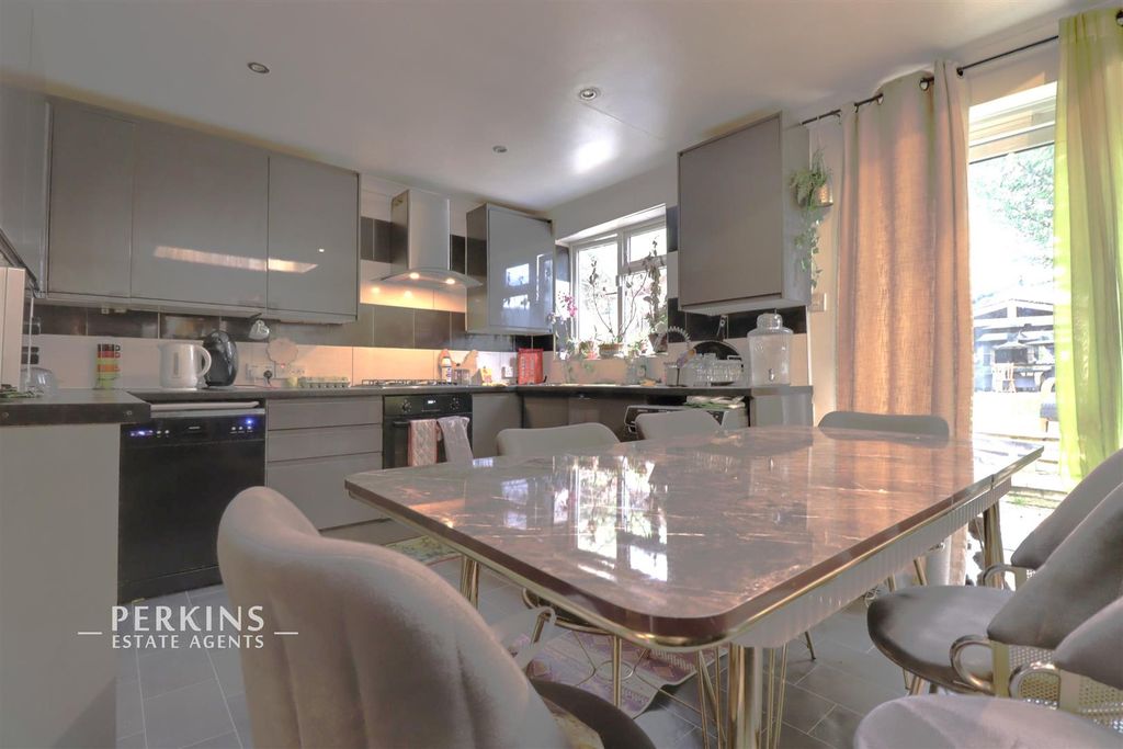 Property photo 1 of 5 Kitchen.Jpg