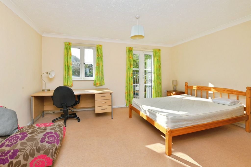 Property photo 2 of 22