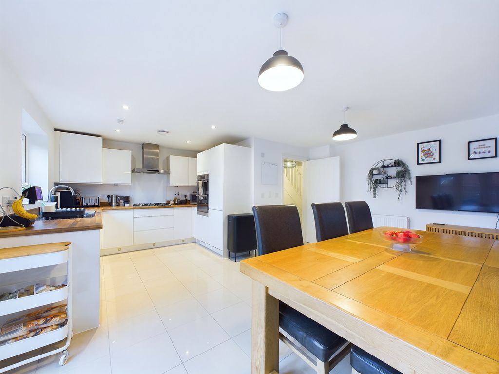 Property photo 2 of 16 30003483-Hr-2