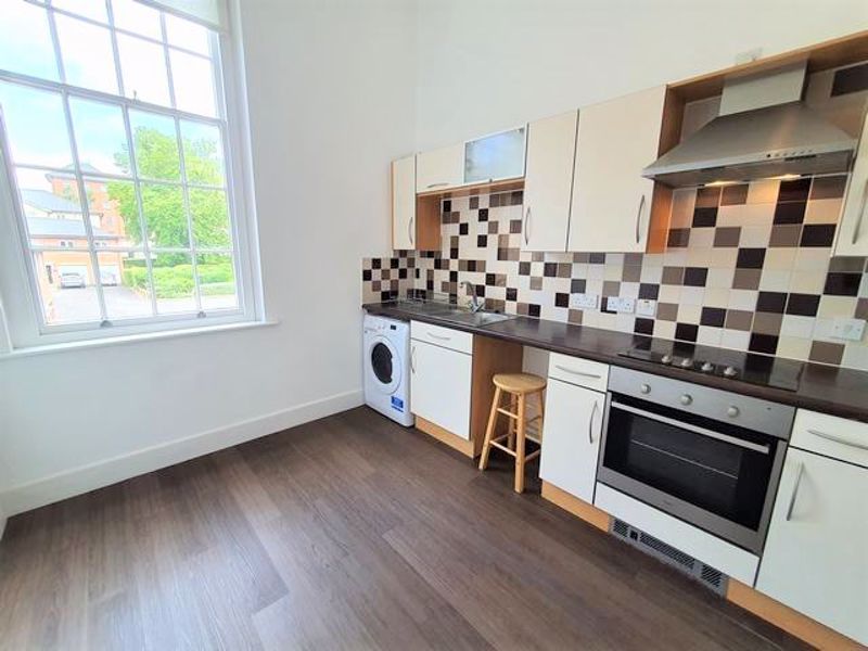 Property photo 3 of 11 Kitchen