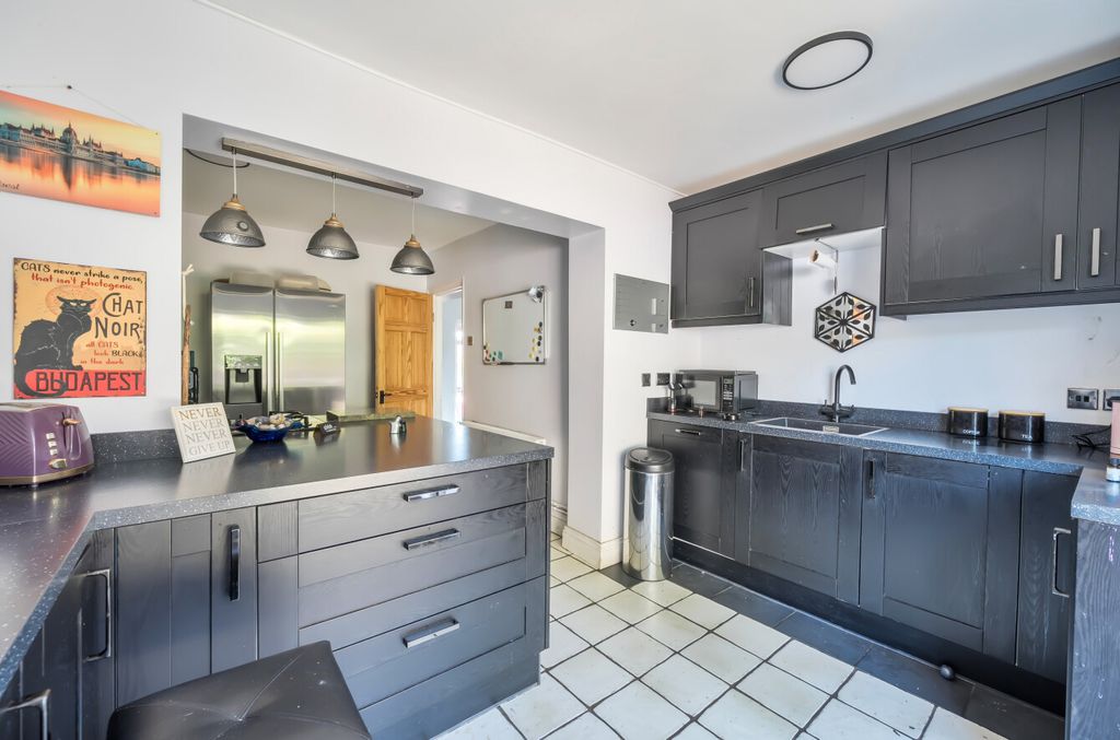 Property photo 2 of 20 1356211-7-68cd4c6...