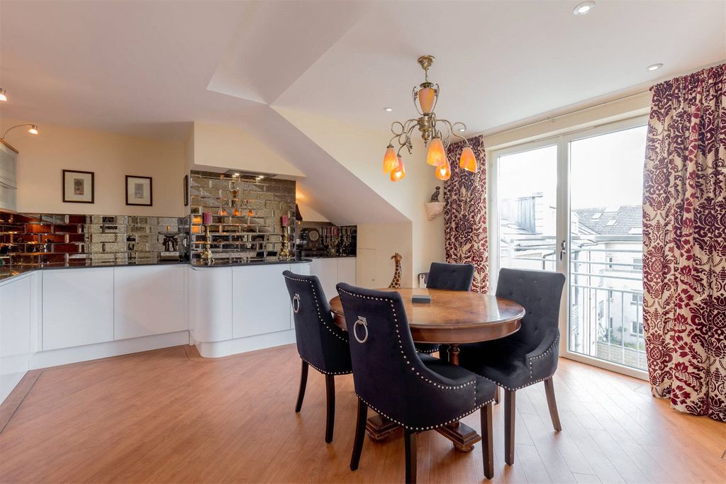 Property photo 3 of 20 Picture No. 08