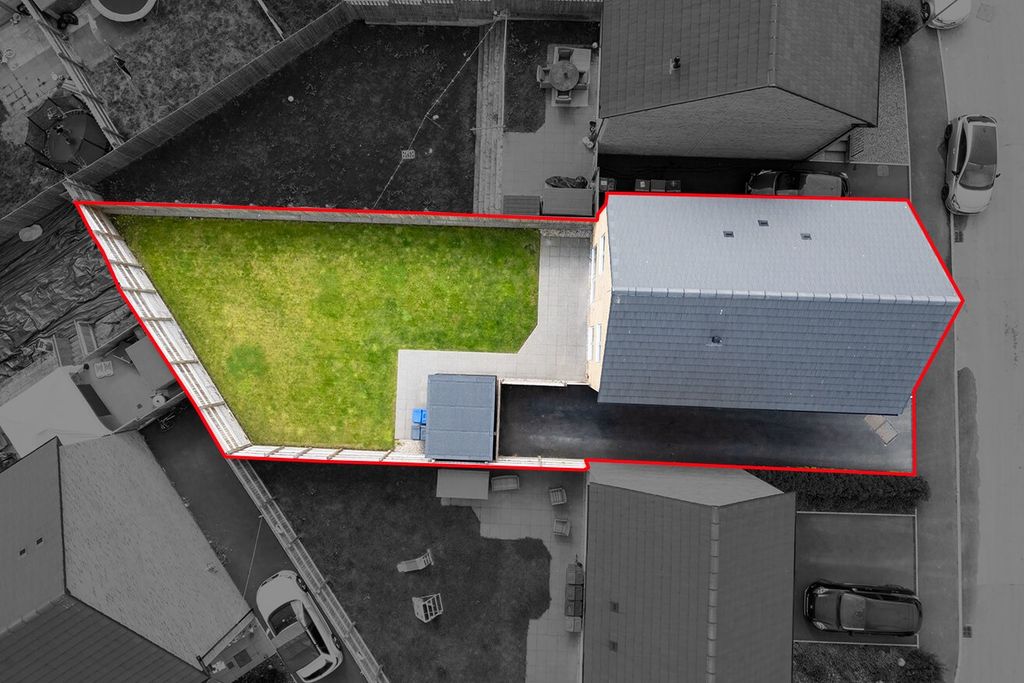 Property photo 2 of 18 3558755