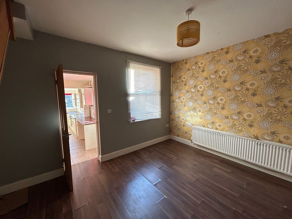 Property photo 2 of 6 Image