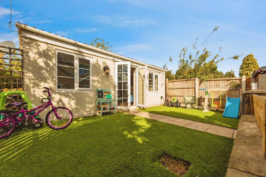 Property photo 3 of 24 2A8A1358-2-1030