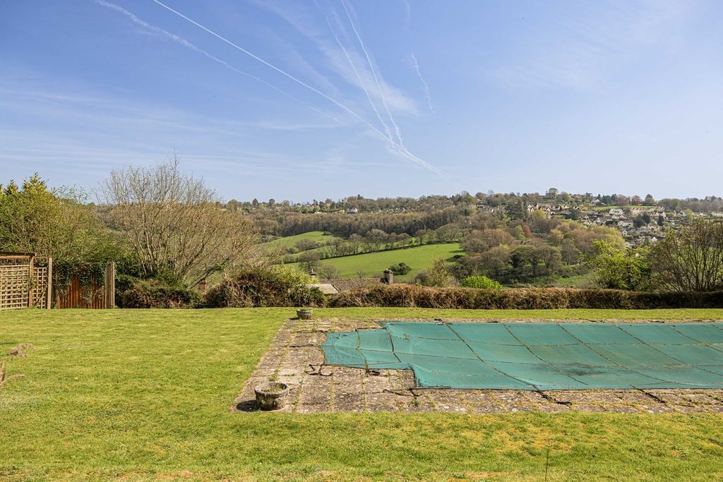 Property photo 2 of 36