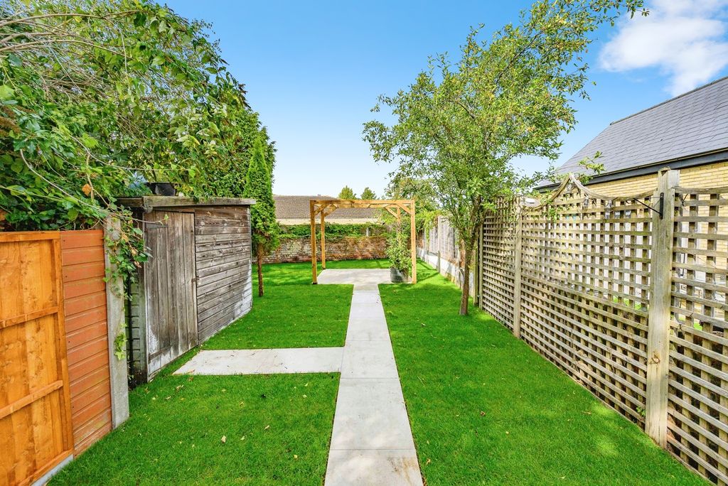 Property photo 2 of 17 Garden