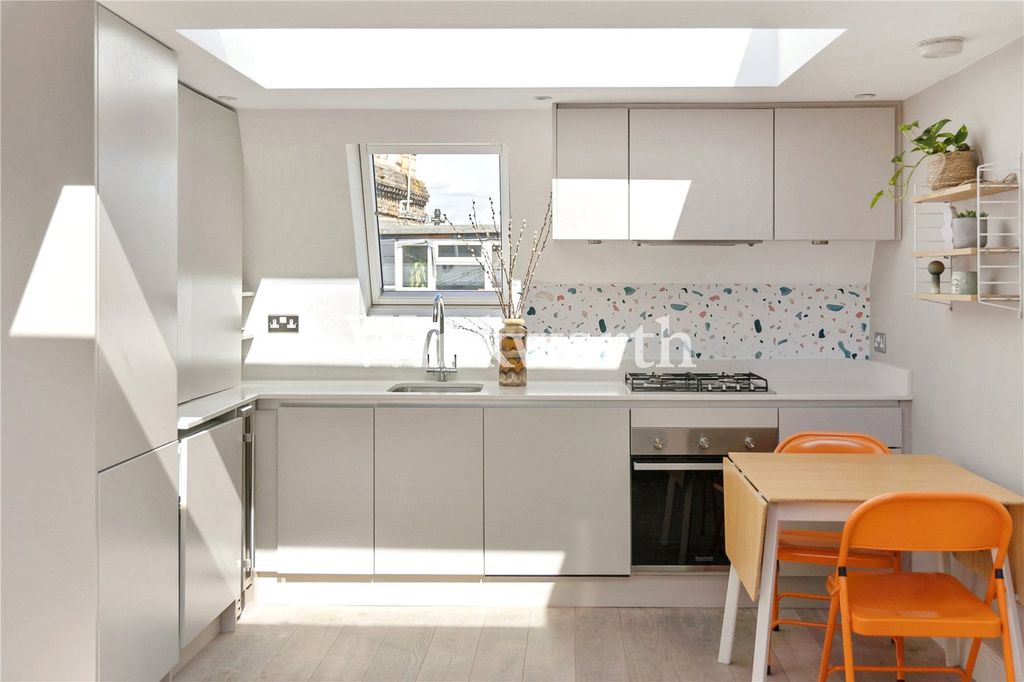 Property photo 3 of 19 Picture No. 07