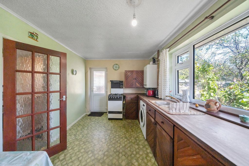 Property photo 3 of 21