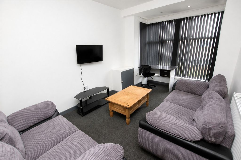 Property photo 1 of 11 Picture No. 02