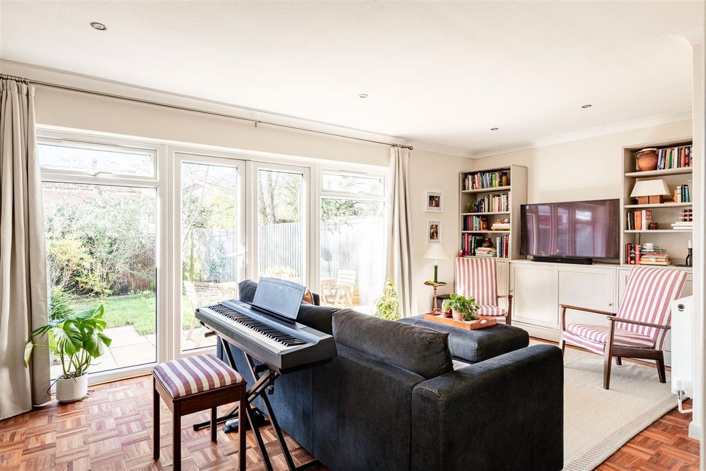 Property photo 2 of 17