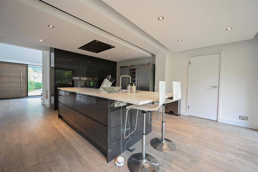 Property photo 2 of 33 Kitchen 3.Jpg