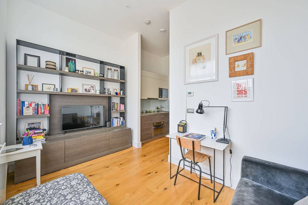 Property photo 1 of 9