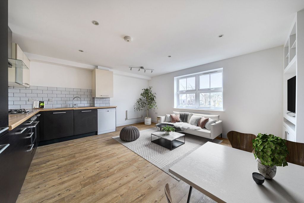 Property photo 2 of 20 Picture No. 36