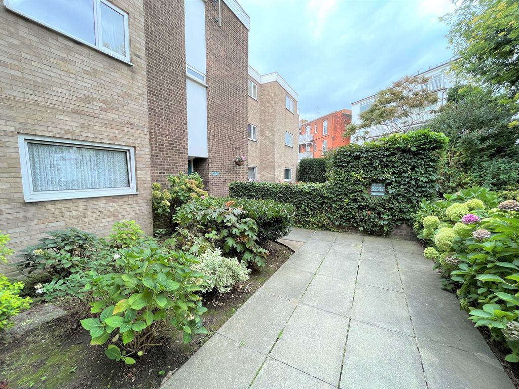 Property photo 3 of 11