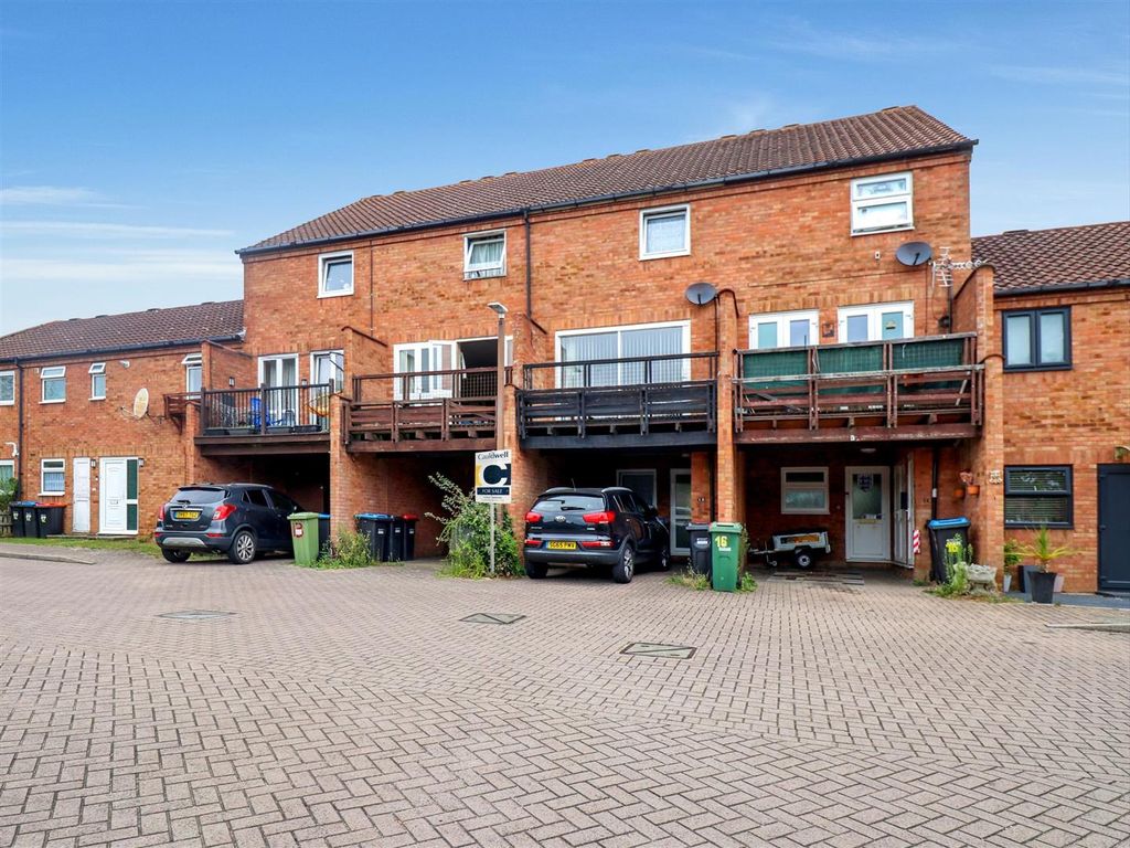 Property photo 1 of 13 Extended Studyfamily Room (2560 x 1920 Px).Jpg.Jpg