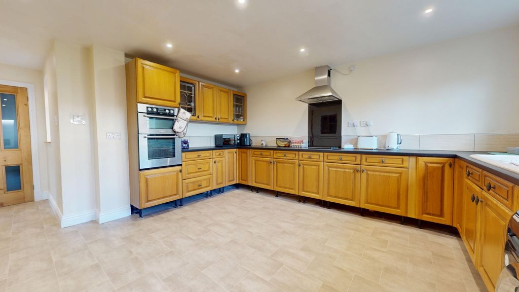 Property photo 2 of 24 4451532