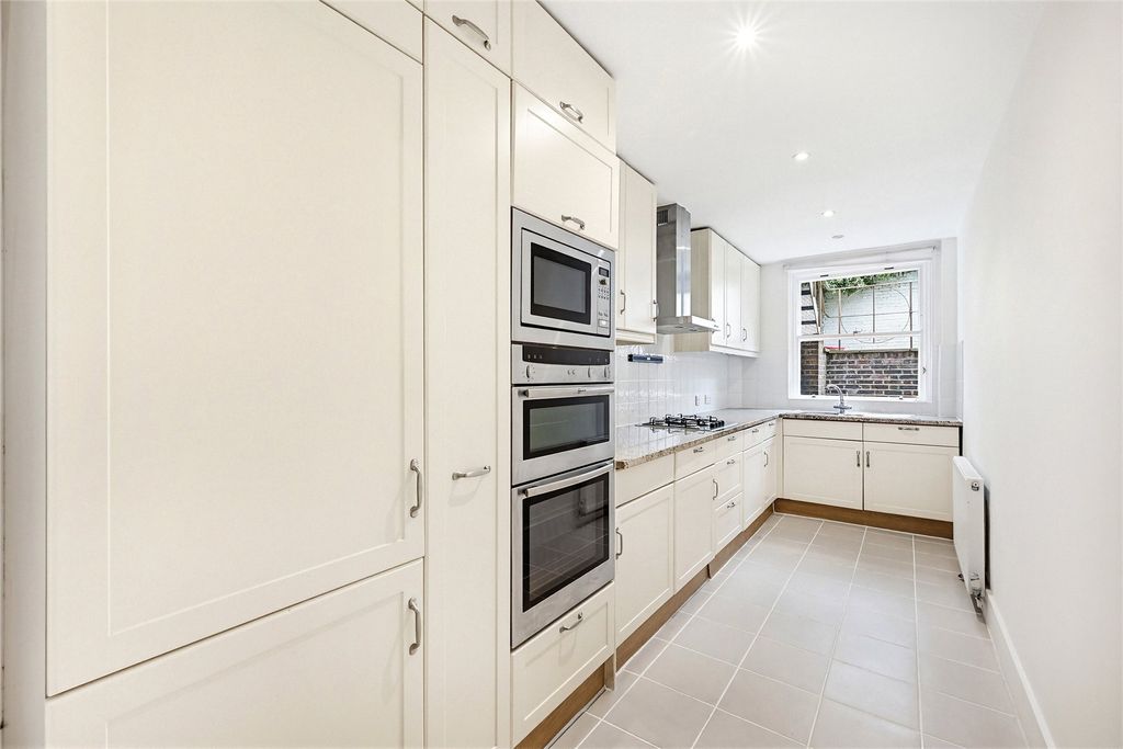 Property photo 3 of 18 Picture No. 10