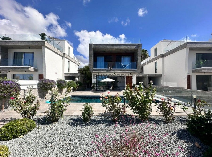 Property photo 2 of 49