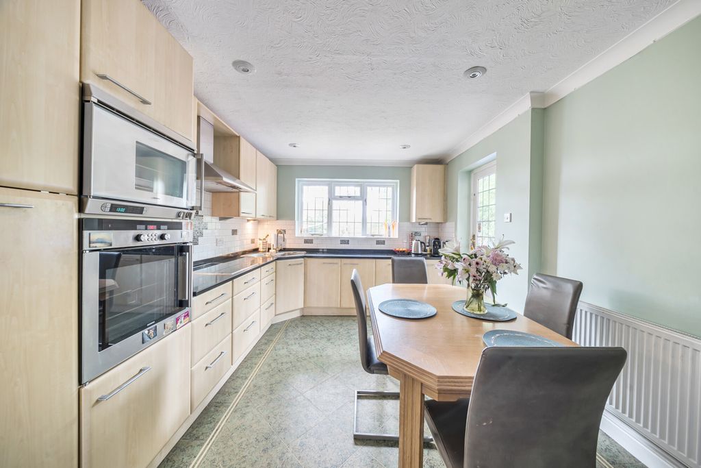 Property photo 2 of 21 1321249-13-68765A...