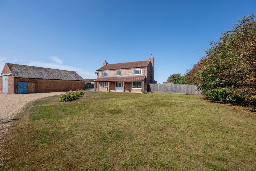 Property photo 1 of 28