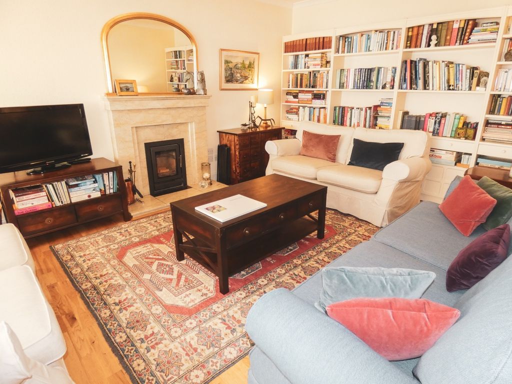 Property photo 2 of 41