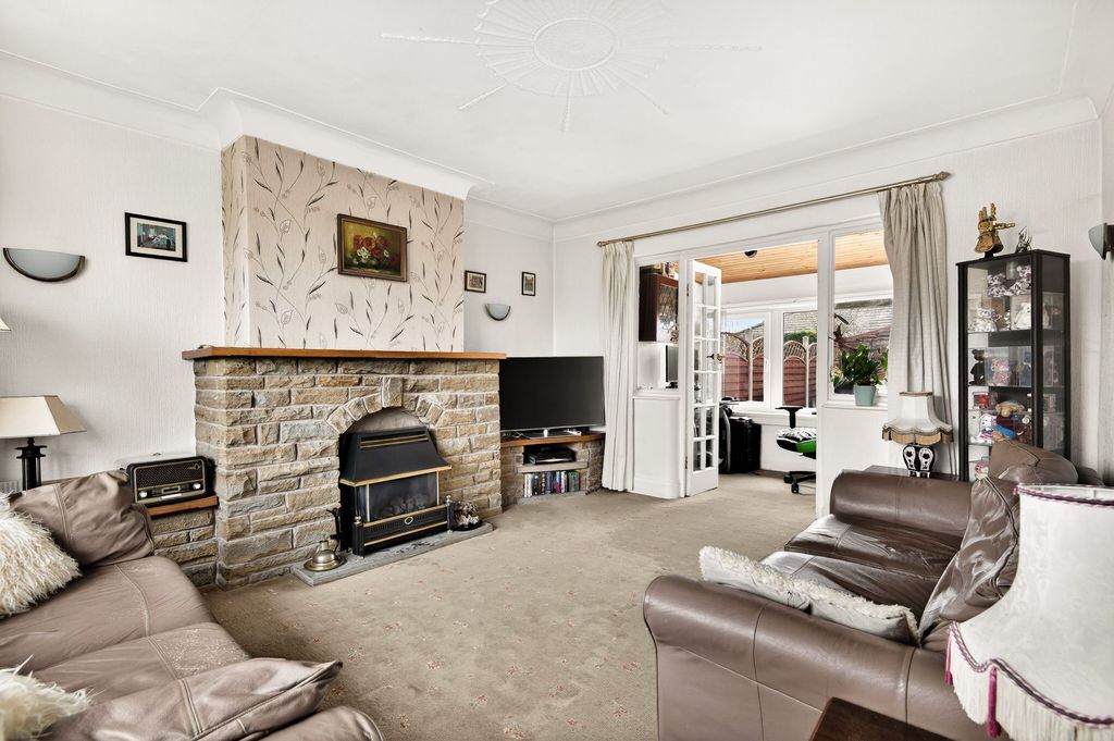 Property photo 3 of 19