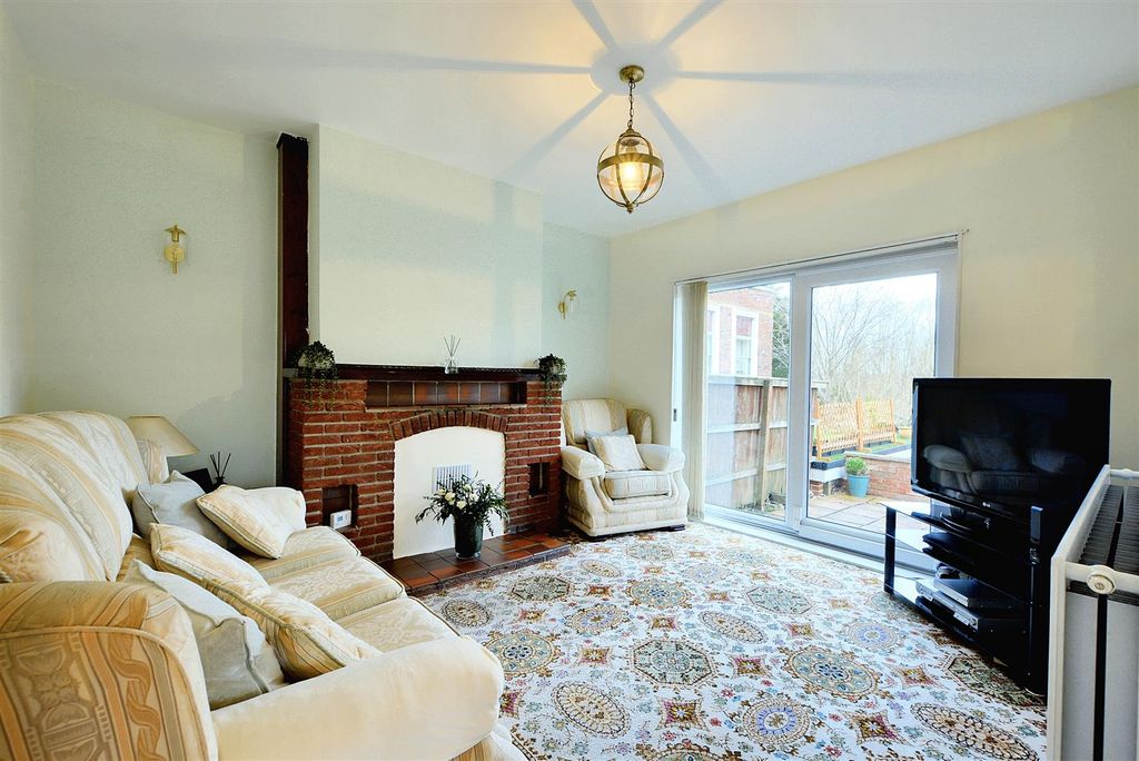 Property photo 2 of 21 Dining Room