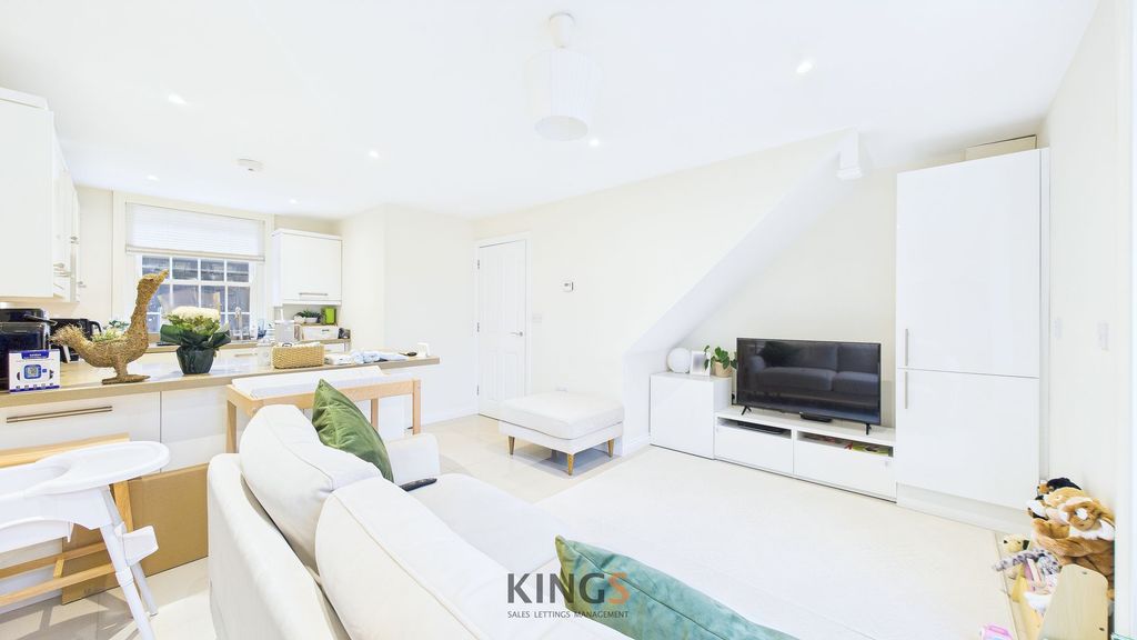 Property photo 2 of 14 Open Plan
