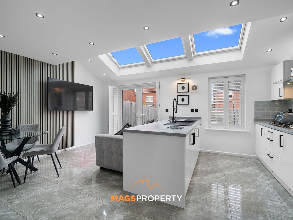 Property photo 3 of 27