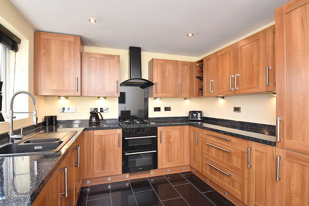 Property photo 3 of 13 Picture No. 19