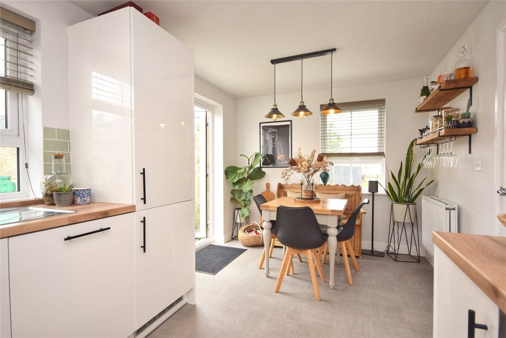 Property photo 3 of 18 Kitchen Diner