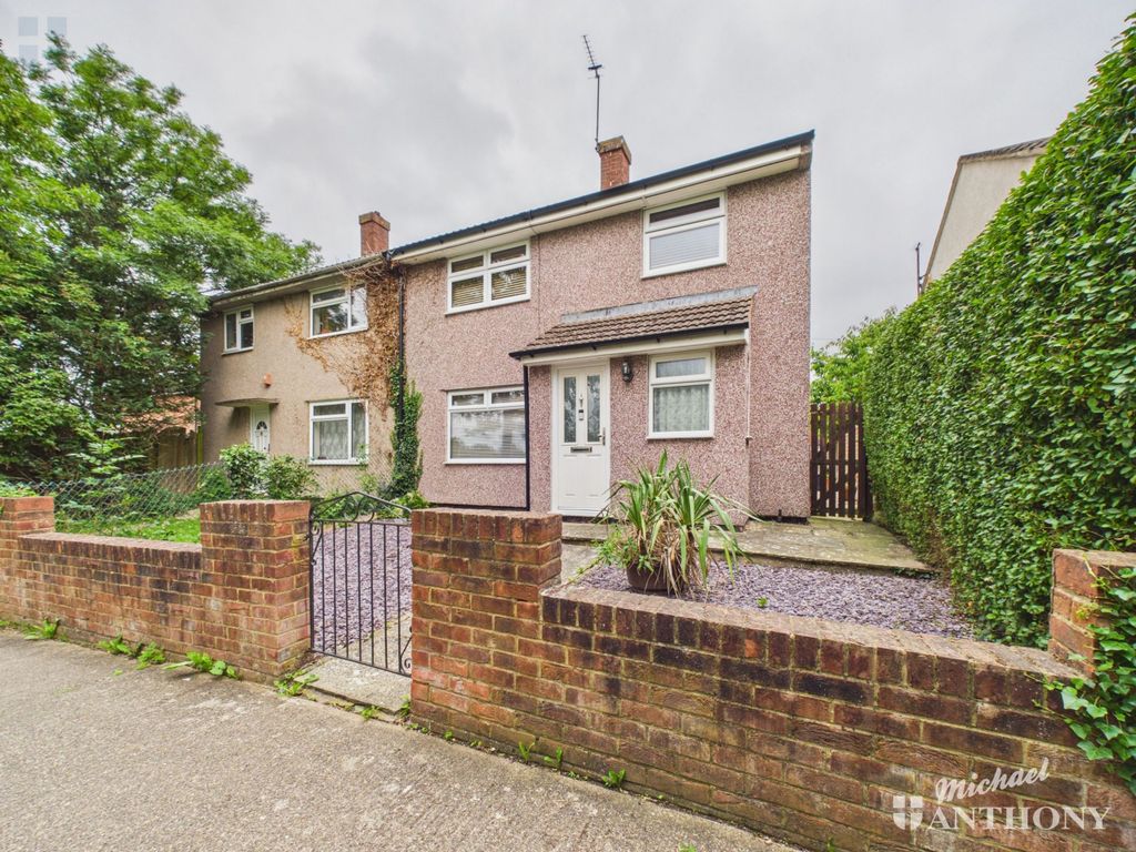 Property photo 1 of 12 Cam03218G0-Pr1067-Still010