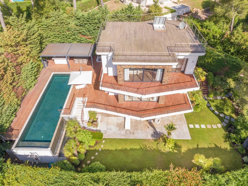 Property photo 1 of 56