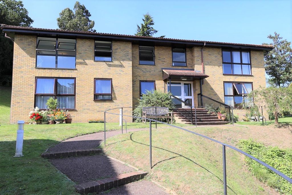 Property photo 1 of 9 Front