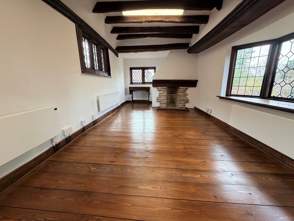 Property photo 3 of 5 002