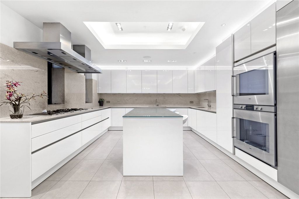 Property photo 3 of 35 Picture No. 04