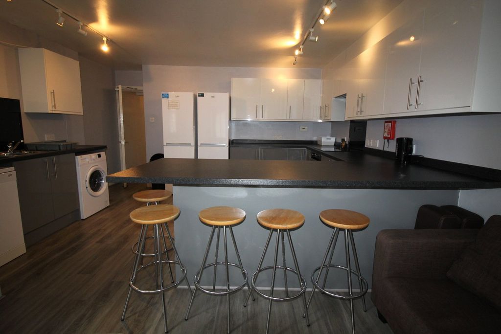 Property photo 2 of 14 Picture No. 04