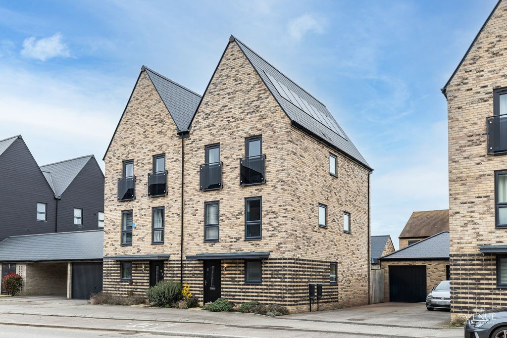 Property photo 1 of 38 4944080