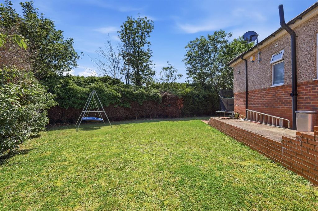 Property photo 2 of 22 40_Img_4506.Jpg