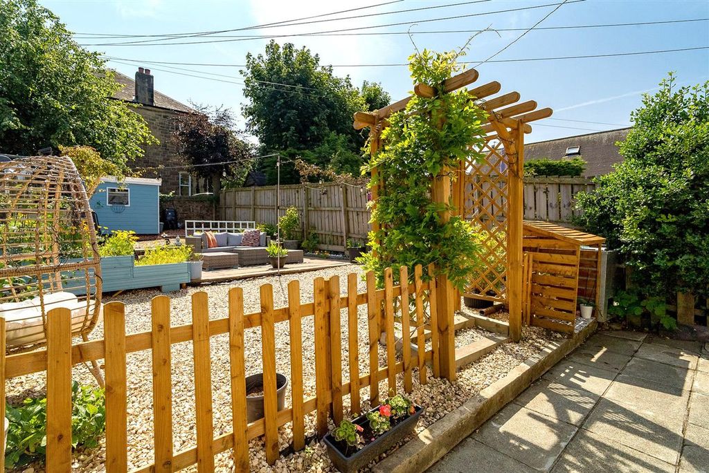 Property photo 2 of 21